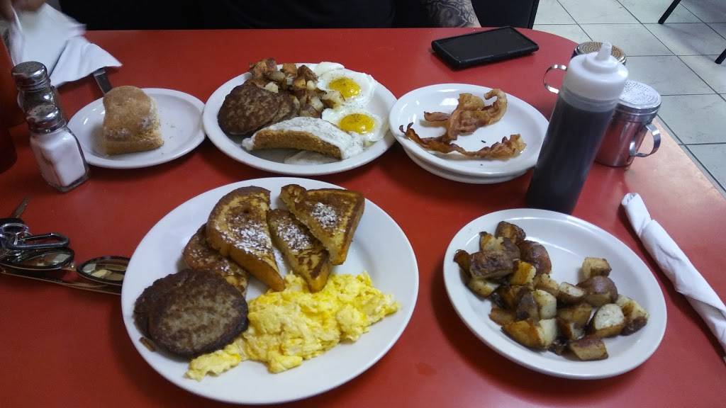 Country Kitchen | restaurant | 260 W State Rd 434, Longwood, FL 32750, USA | 4073391474 OR +1 407-339-1474