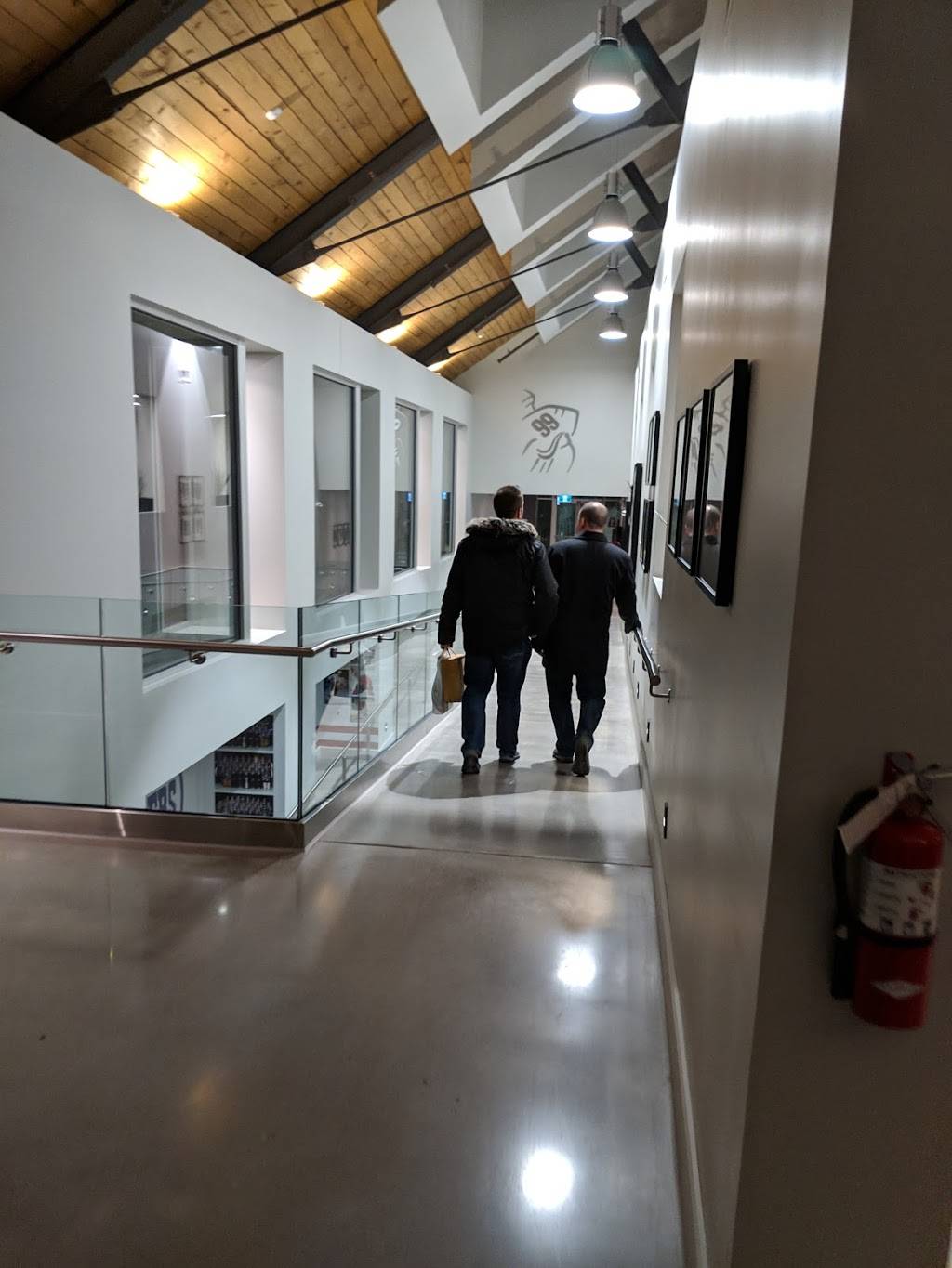 Wayne Gretzky Estates | restaurant | 1219 Niagara Stone Rd, Niagara-on-the-Lake, ON L0S 1J0, Canada | 8446437799 OR +1 844-643-7799