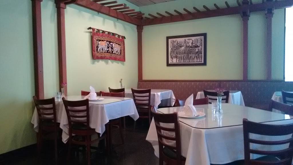 Lanponi Thai Restaurant | restaurant | 22649 NE Inglewood Hill Rd, Sammamish, WA 98074, USA | 4258363127 OR +1 425-836-3127