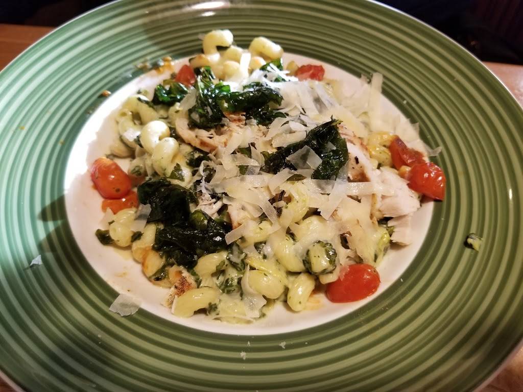 Applebees Grill + Bar | restaurant | 98 Shaw Ave, Clovis, CA 93612, USA | 5593229890 OR +1 559-322-9890