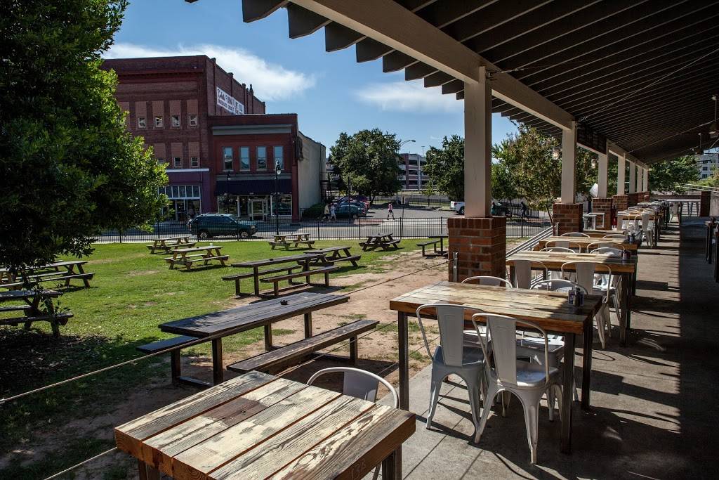 Bull McCabes Irish Pub | restaurant | 427 W Main St, Durham, NC 27701, USA | 9196823061 OR +1 919-682-3061