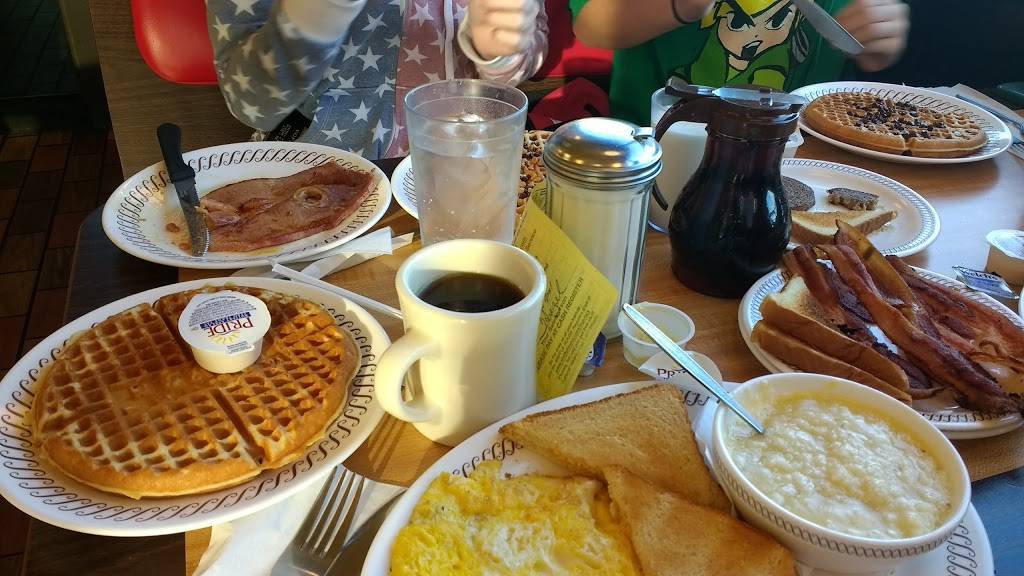 Waffle House | meal takeaway | 1515 W McClain Ave, Scottsburg, IN 47170, USA | 8127522123 OR +1 812-752-2123