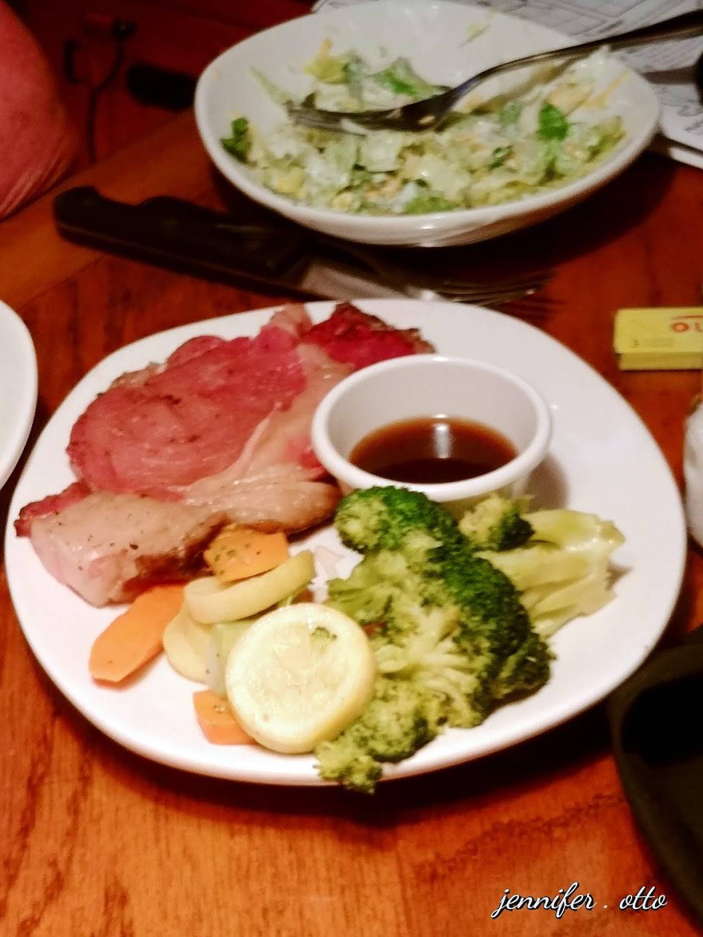 Outback Steakhouse | restaurant | 27 Possum Park Mall, Newark, DE 19711, USA | 3023668012 OR +1 302-366-8012