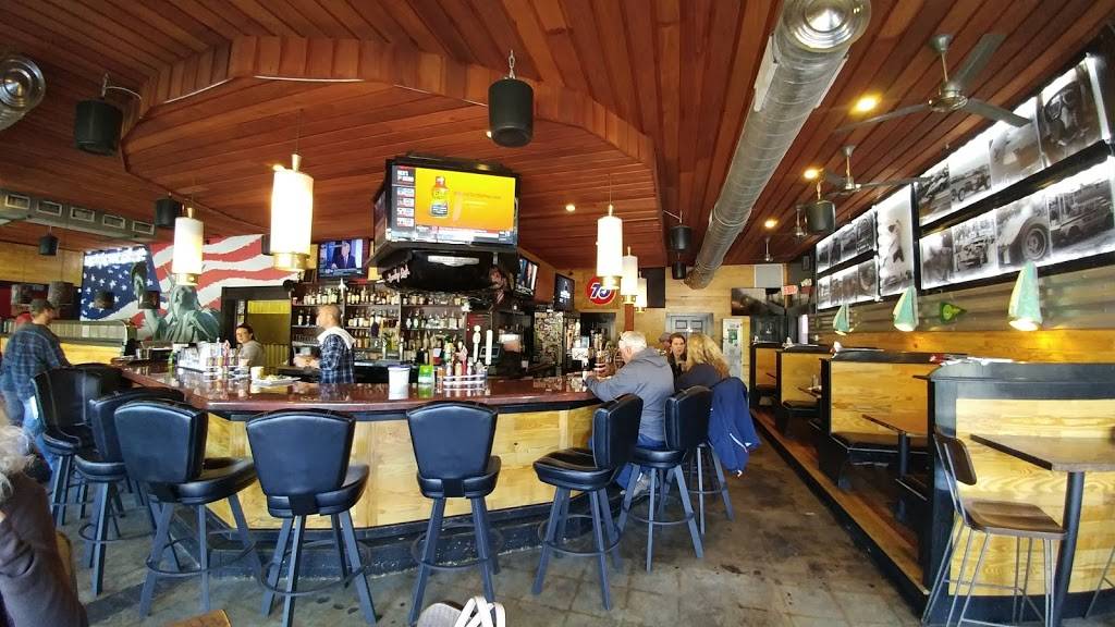 Smoky Oak Taproom | restaurant | 1234 Camp Rd, Charleston, SC 29412, USA | 8437626268 OR +1 843-762-6268