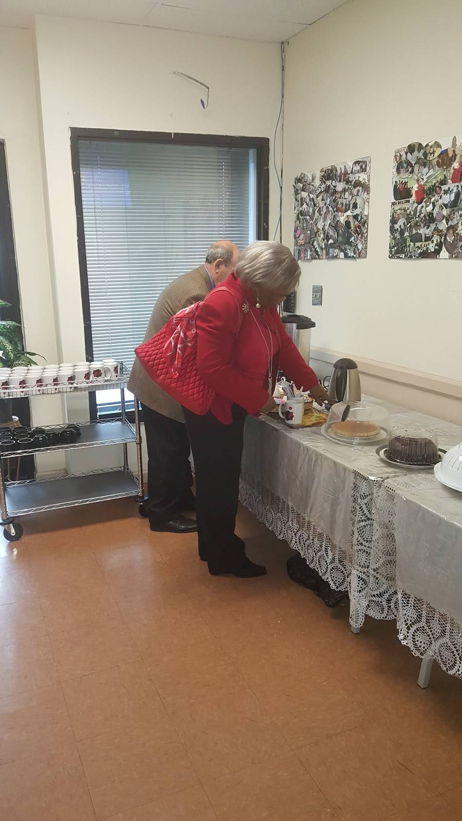 Joyces | restaurant | 5013 Avenue D, Brooklyn, NY 11203, USA | 7186299014 OR +1 718-629-9014