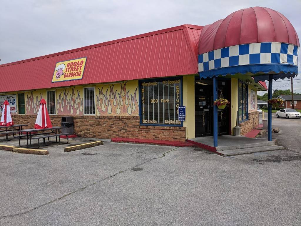 Broad Street BBQ | restaurant | 2921 E Center St, Kingsport, TN 37664, USA | 4232478646 OR +1 423-247-8646