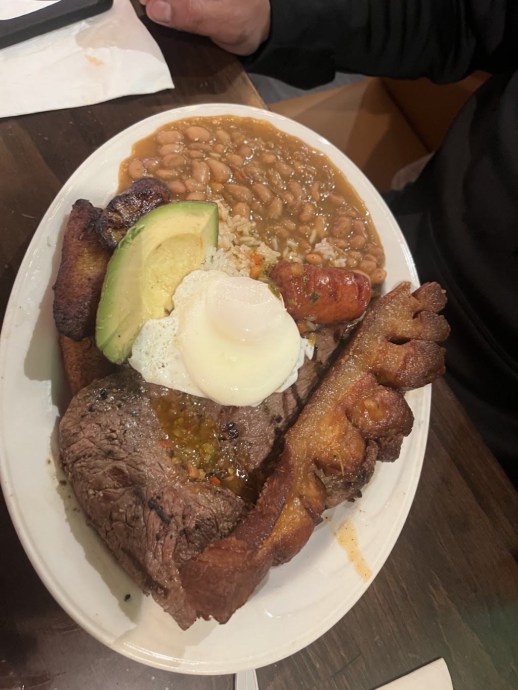 El Patio Colombiano | restaurant | 27 Carmans Rd, Massapequa, NY 11758, USA | 5163083805 OR +1 516-308-3805