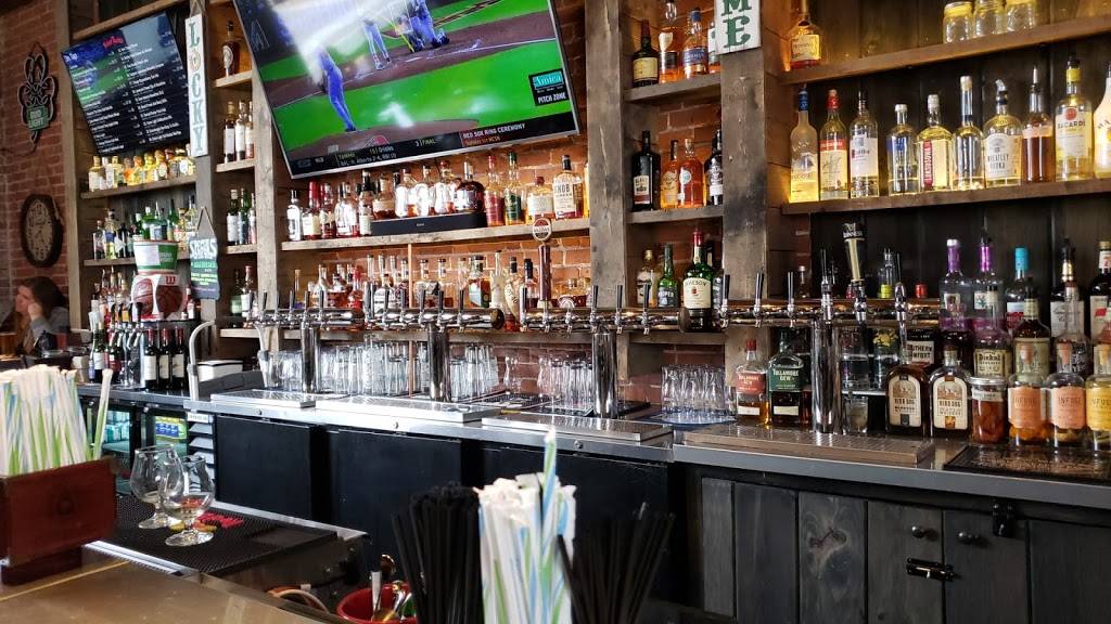 Friar Tucks Tavern | restaurant | 12 Water St, Mystic, CT 06355, USA | 8605726069 OR +1 860-572-6069