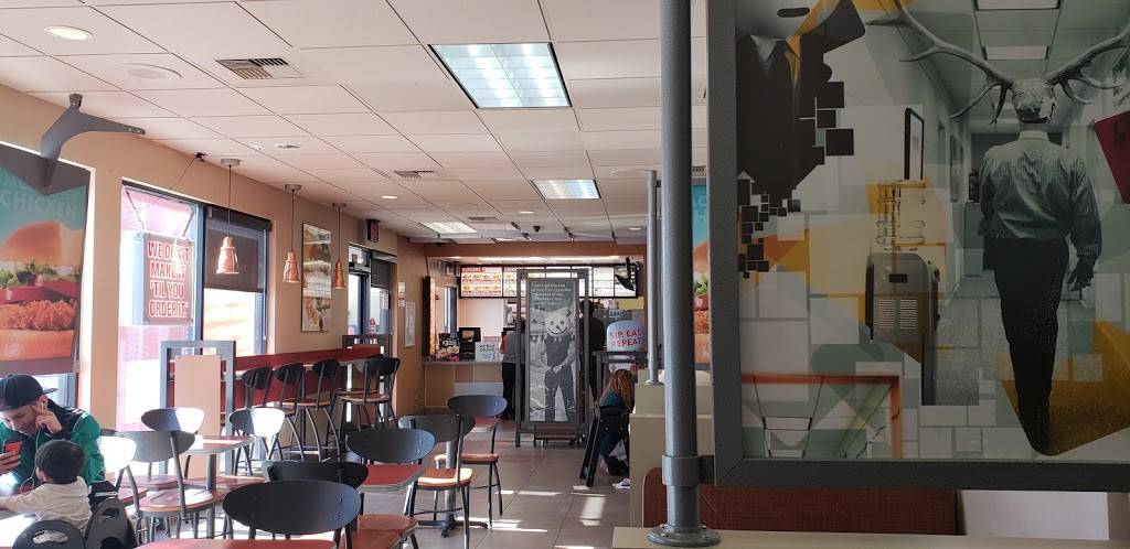 Jack in the Box | restaurant | 1101 N Magnolia Ave, Anaheim, CA 92801, USA | 7144844773 OR +1 714-484-4773