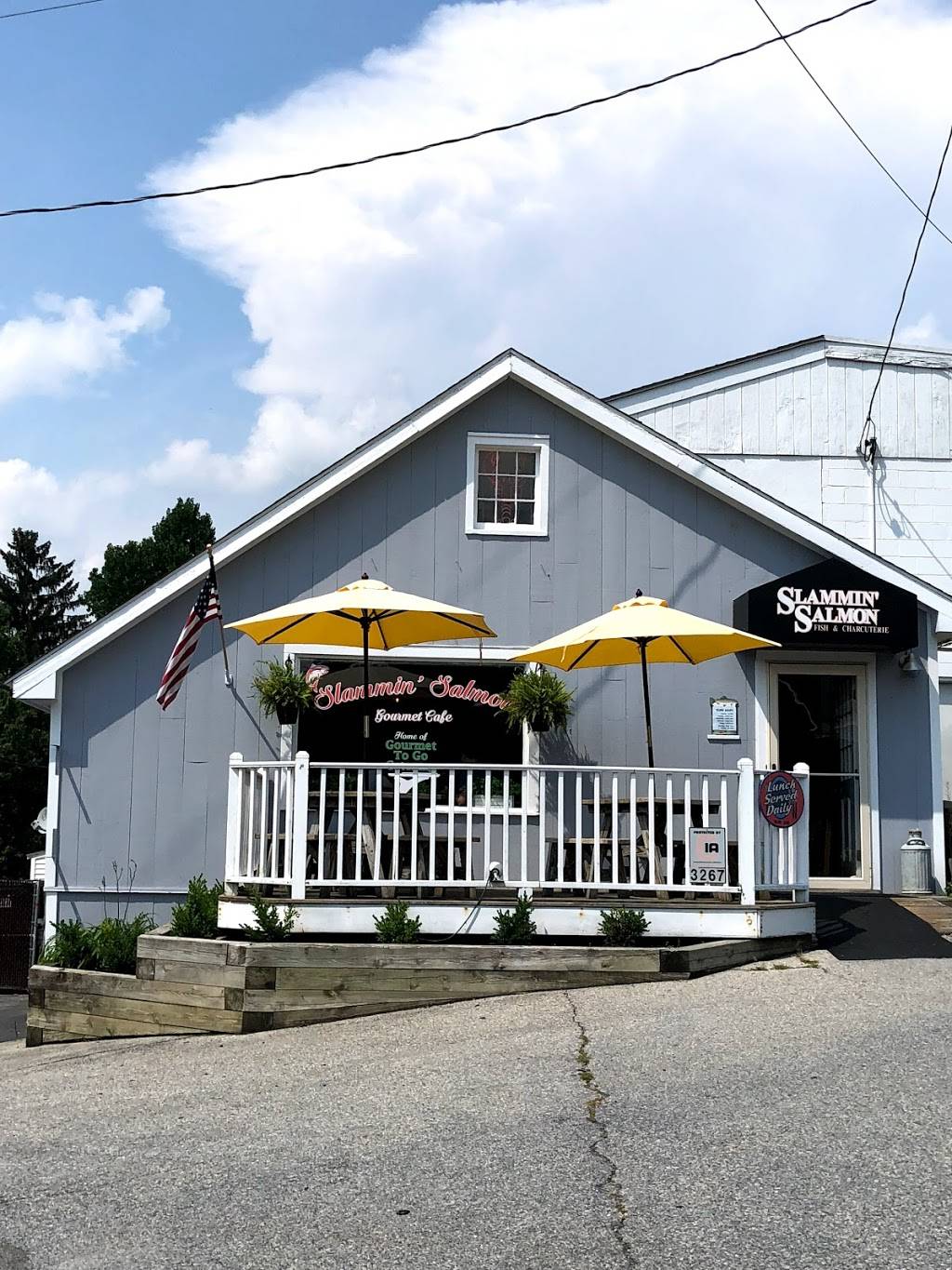 Slammin’ Salmon | restaurant | 3267 Franklin Ave, Millbrook, NY 12545, USA | 8456775400 OR +1 845-677-5400