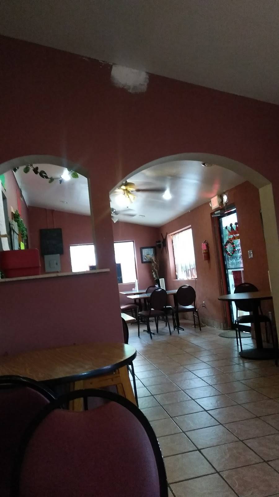 Reynas Cafe | restaurant | 227 Aransas Ave, San Antonio, TX 78210, USA | 2104441028 OR +1 210-444-1028