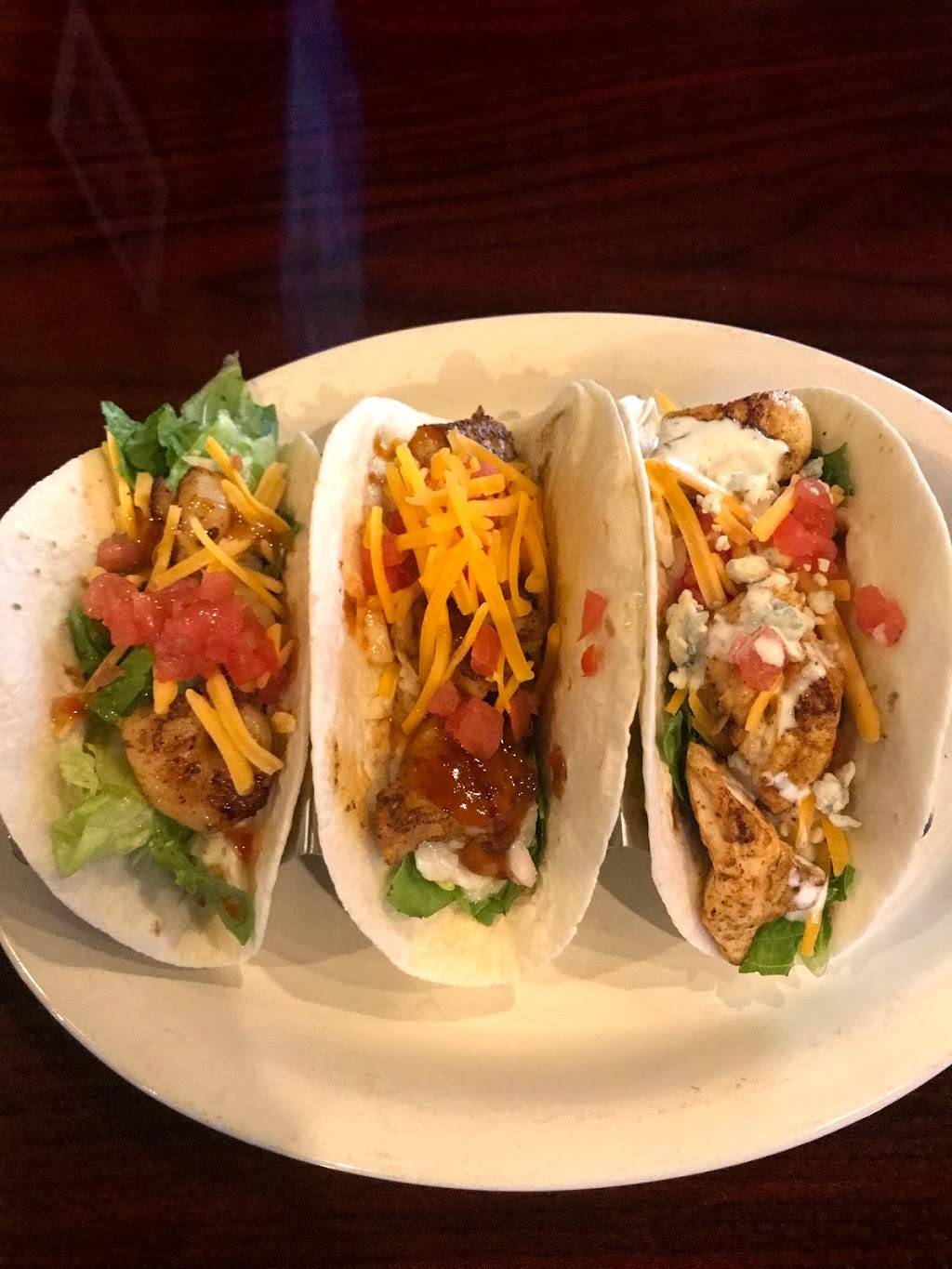 Sidelines Casual Dining | restaurant | 688 University Shopping Centers, Suite 1, Richmond, KY 40475, USA | 8595751216 OR +1 859-575-1216