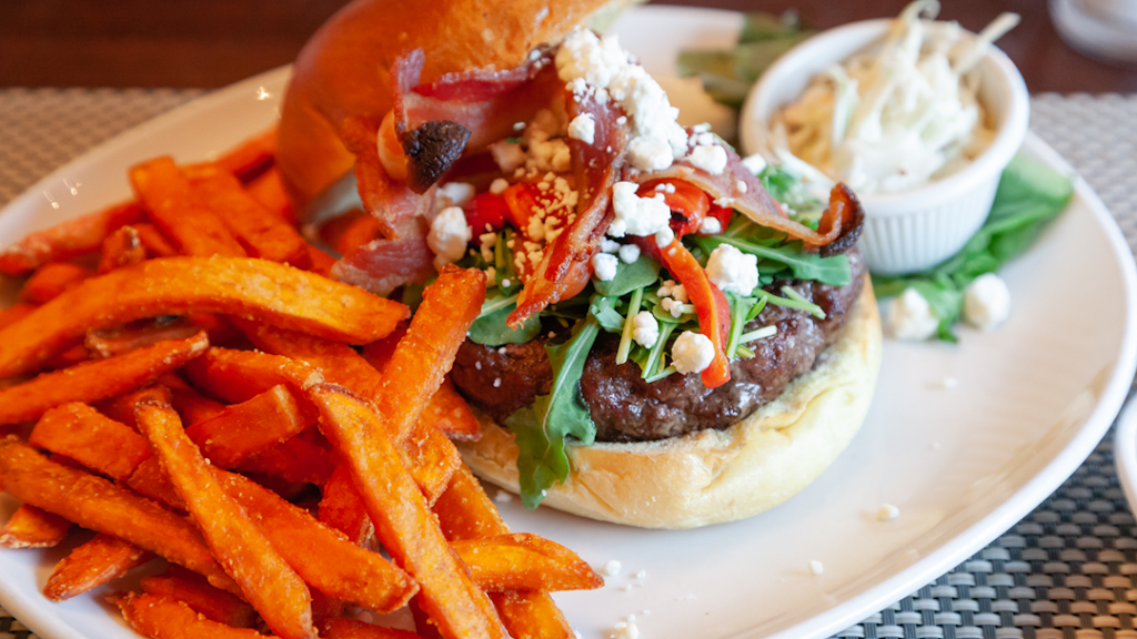 PETES Saloon & Restaurant | restaurant | 8 W Main St, Elmsford, NY 10523, USA | 9145929849 OR +1 914-592-9849