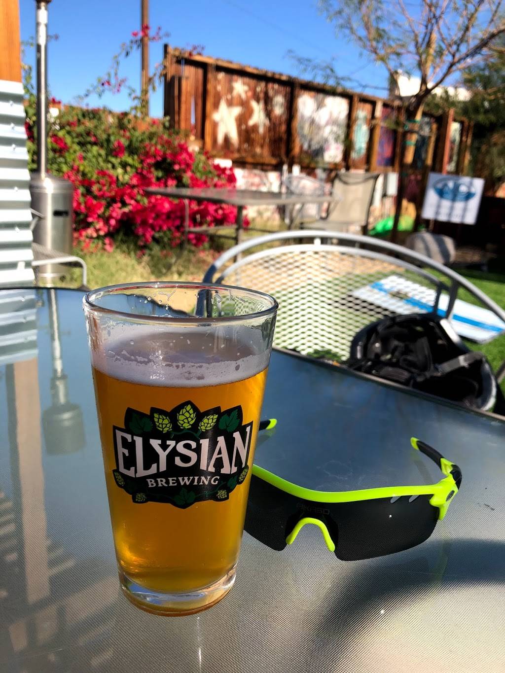 Dillons Burgers & Beers Restaurant | restaurant | 64647 Dillon Rd, Desert Hot Springs, CA 92240, USA | 7607747131 OR +1 760-774-7131