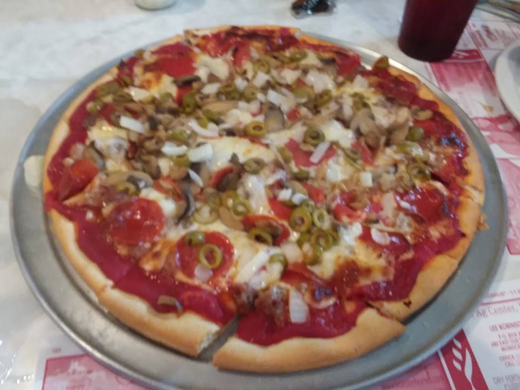 Filippos Pizza & Italian Food | restaurant | 200 S Market St, Monticello, IL 61856, USA | 2177622921 OR +1 217-762-2921