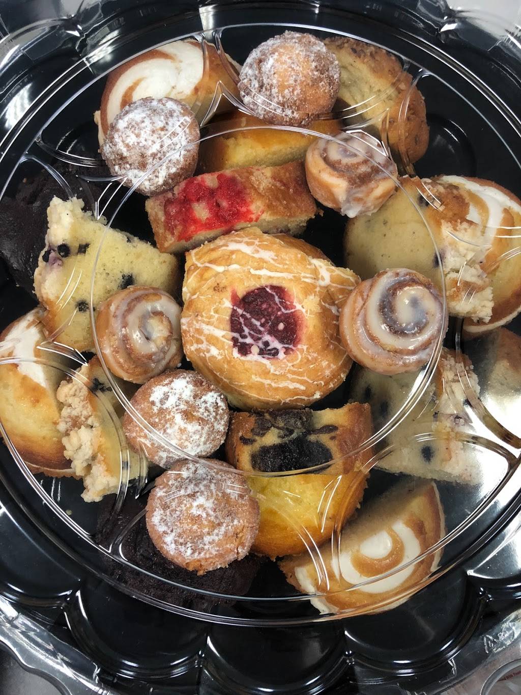 Romas Place Cafe | restaurant | 12802 Tampa Oaks Blvd suit 121, Temple Terrace, FL 33637, USA | 8136969844 OR +1 813-696-9844