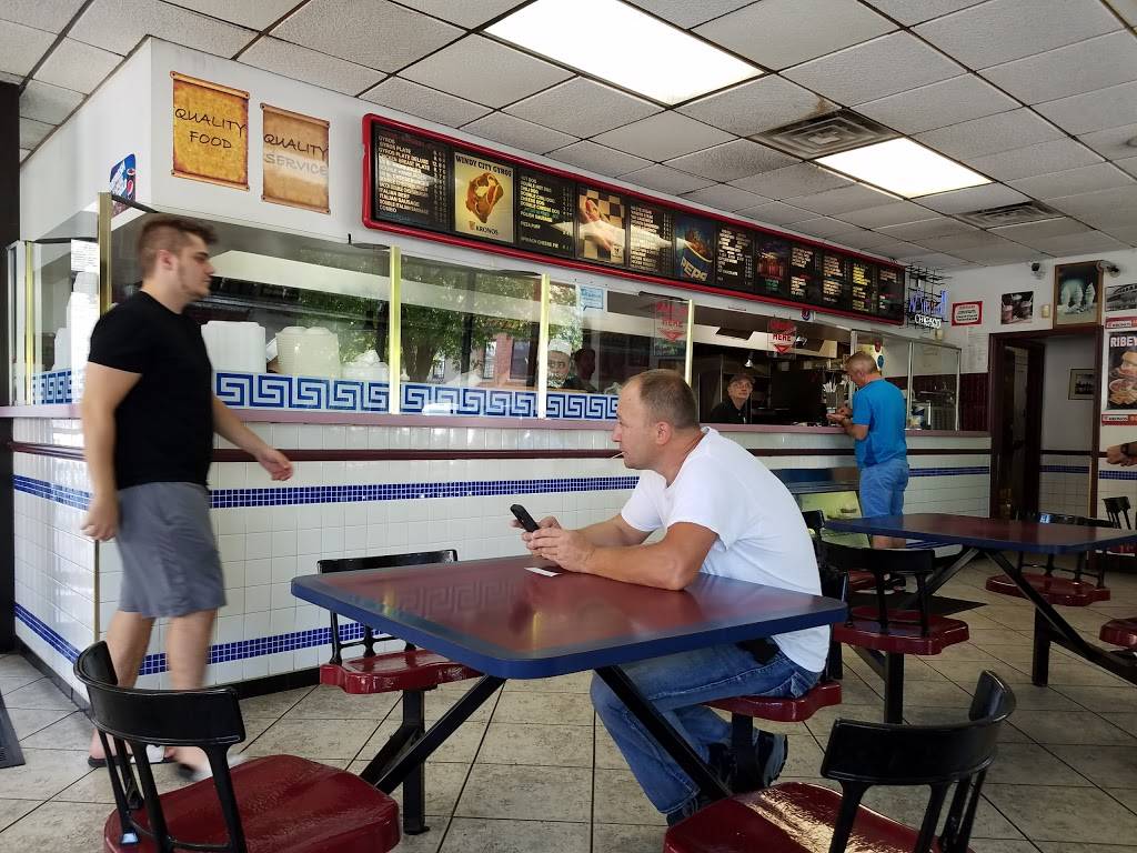 Windy City Gyros | restaurant | 3932 N Broadway, Chicago, IL 60613, USA | 7739757335 OR +1 773-975-7335