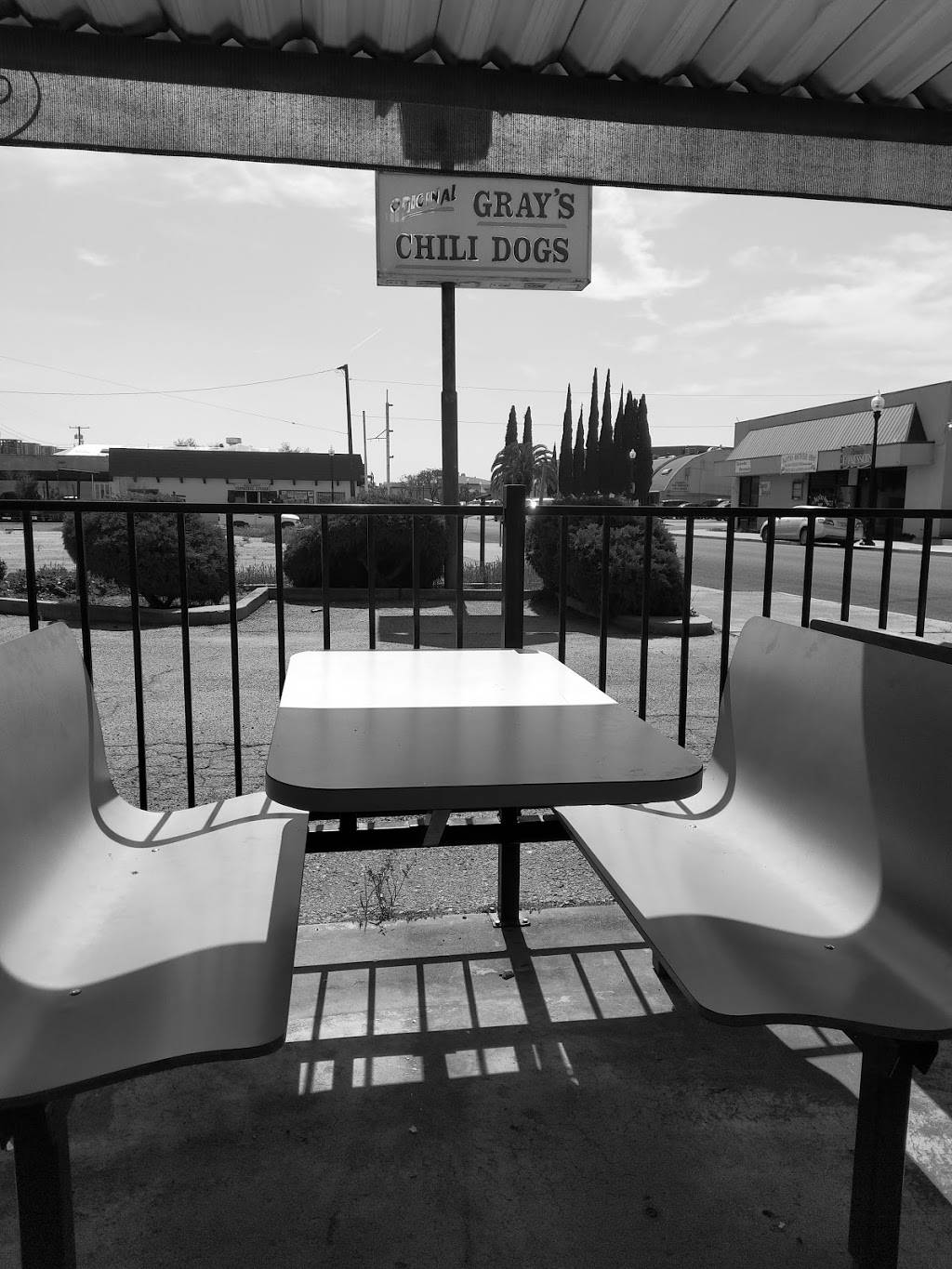 Grays Chili Dogs | restaurant | 166 N 2nd St, Porterville, CA 93257, USA | 5597844183 OR +1 559-784-4183