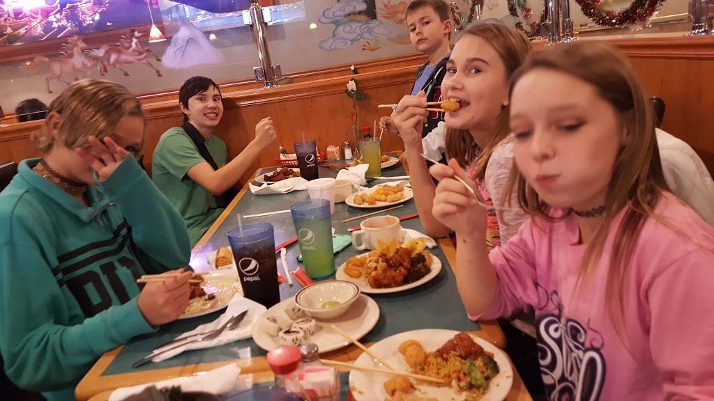 Panda Buffet | restaurant | 1005 Commerce Drive, Fairfield, IL 62837, USA | 6188477030 OR +1 618-847-7030