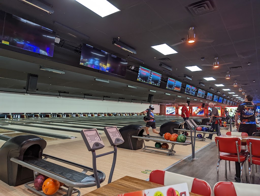 Bowlero Lowell | restaurant | 647 Pawtucket Blvd, Lowell, MA 01854, USA | 9784540476 OR +1 978-454-0476