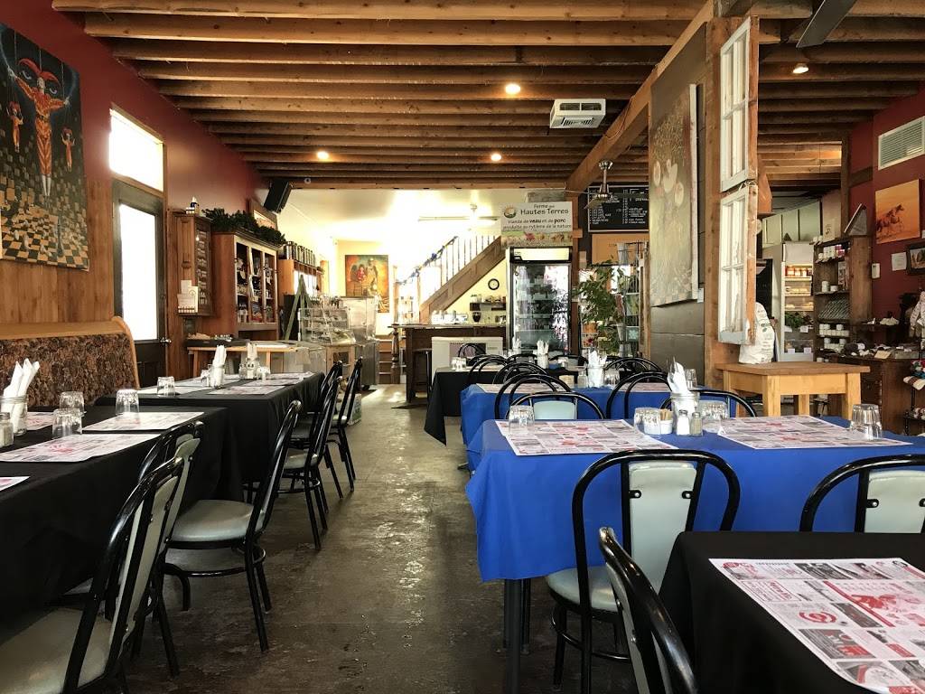 Le Marche Public Mante du Carre | restaurant | 6 Rue Daniel Johnson, Danville, QC J0A 1A0, Canada | 8198392843 OR +1 819-839-2843