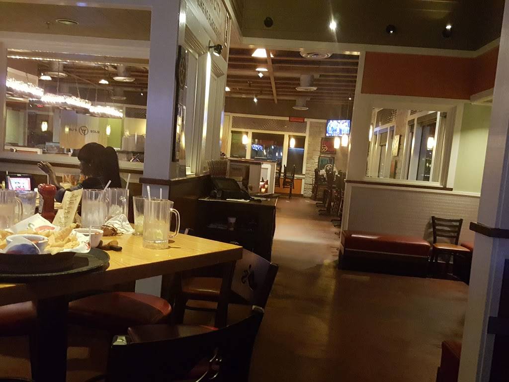 Chilis Grill & Bar | meal takeaway | 3001 James L Redman Pkwy, Plant City, FL 33566, USA | 8137648548 OR +1 813-764-8548