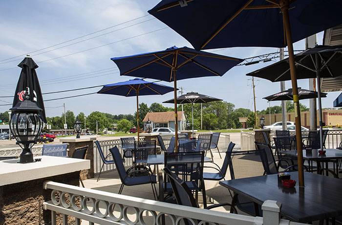 Fazzis Restaurant & Bar | restaurant | 1813 Vandalia St, Collinsville, IL 62234, USA | 6183445440 OR +1 618-344-5440