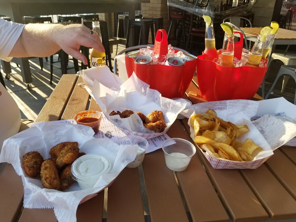 Stables Bar & Grill | restaurant | 14950 Middlebelt Rd, Livonia, MI 48154, USA | 7344271646 OR +1 734-427-1646