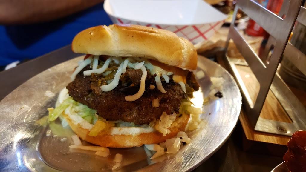 Wing Bros. | restaurant | 621 E Roosevelt Rd, Lombard, IL 60148, USA | 6306561390 OR +1 630-656-1390