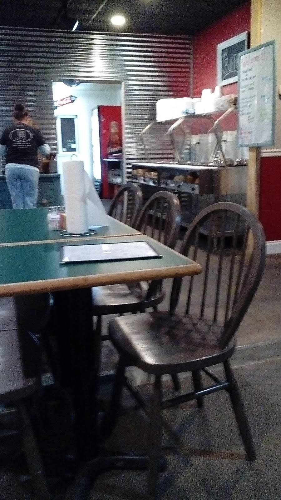 The Bull Pen | restaurant | 18657 AL-68, Crossville, AL 35962, USA | 2565612170 OR +1 256-561-2170