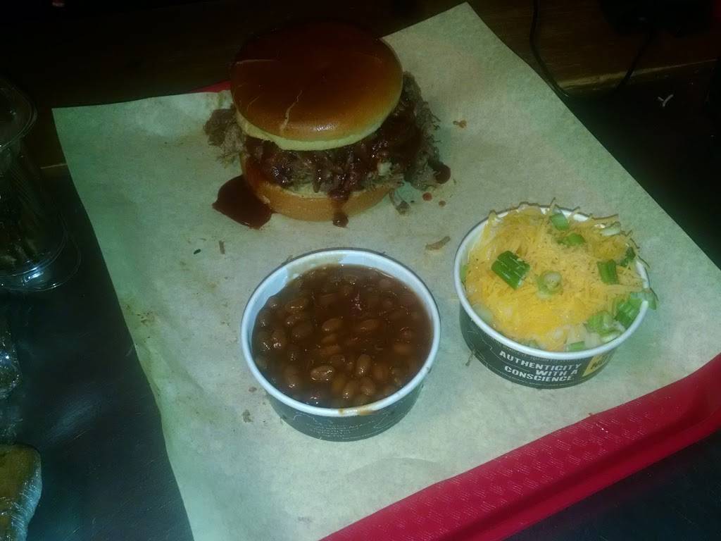 Dickeys Barbecue Pit | restaurant | 2500 Sand Creek Rd, Brentwood, CA 94513, USA | 9252408600 OR +1 925-240-8600