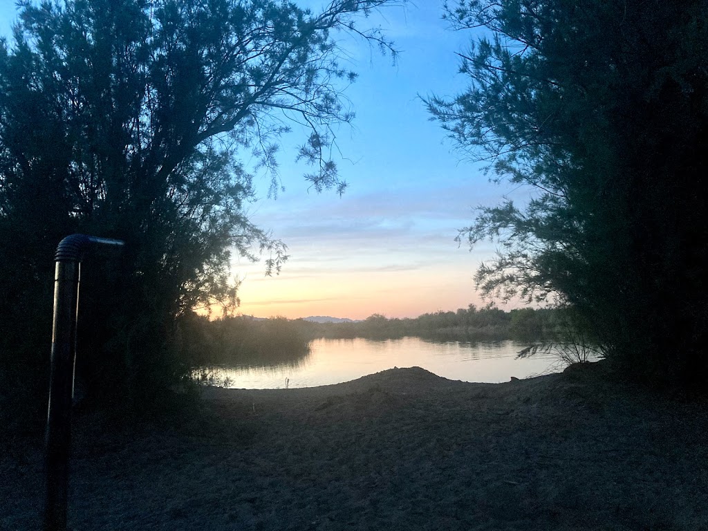 Karlz Sand Shack | restaurant | Baseline Rd, Cibola, AZ 85328, USA | 5202217651 OR +1 520-221-7651