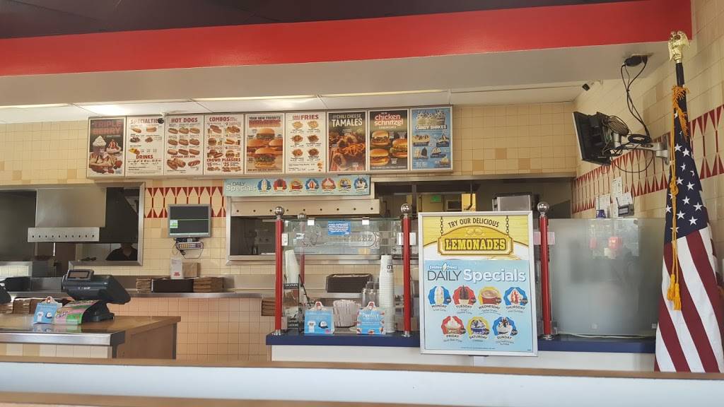 Wienerschnitzel | restaurant | 25250 Madison Ave, Murrieta, CA 92562, USA | 9514619697 OR +1 951-461-9697
