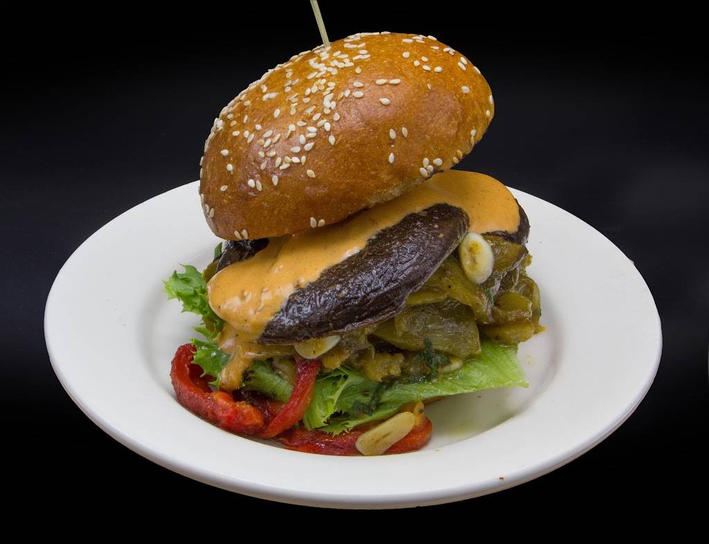 Dutch Boy Burger | restaurant | 766 Franklin Ave, Brooklyn, NY 11238, USA | 7182300293 OR +1 718-230-0293