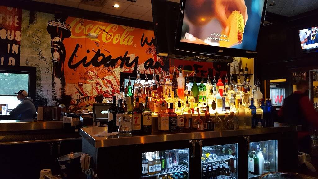 TGI Fridays | restaurant | 23 Crystal Run Crossing, Middletown, NY 10941, USA | 8456929070 OR +1 845-692-9070