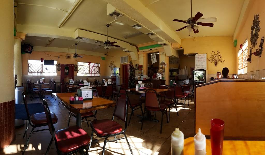 Las Tapatias De Jalisco | restaurant | 1506 S St Marys St, San Antonio, TX 78210, USA | 2105328800 OR +1 210-532-8800