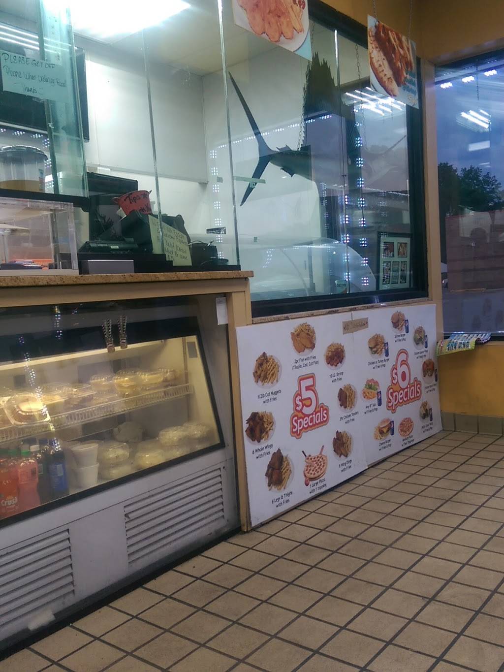 Mojos Fish Express | restaurant | 18509 Grand River Ave, Detroit, MI 48223, USA | 3132703000 OR +1 313-270-3000