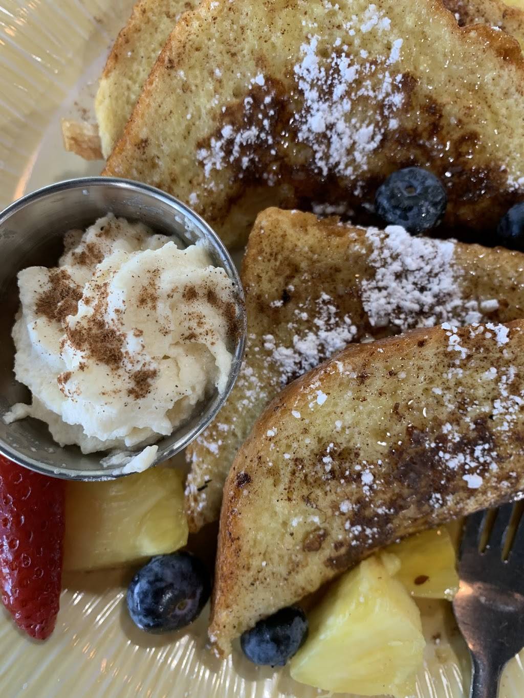 The Lazy Bee | restaurant | 126 Front St, Berea, OH 44017, USA | 4404039486 OR +1 440-403-9486