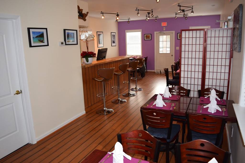 Thaiverse Restaurant | restaurant | 19 E Broad Way, Lovettsville, VA 20180, USA | 7036282444 OR +1 703-628-2444