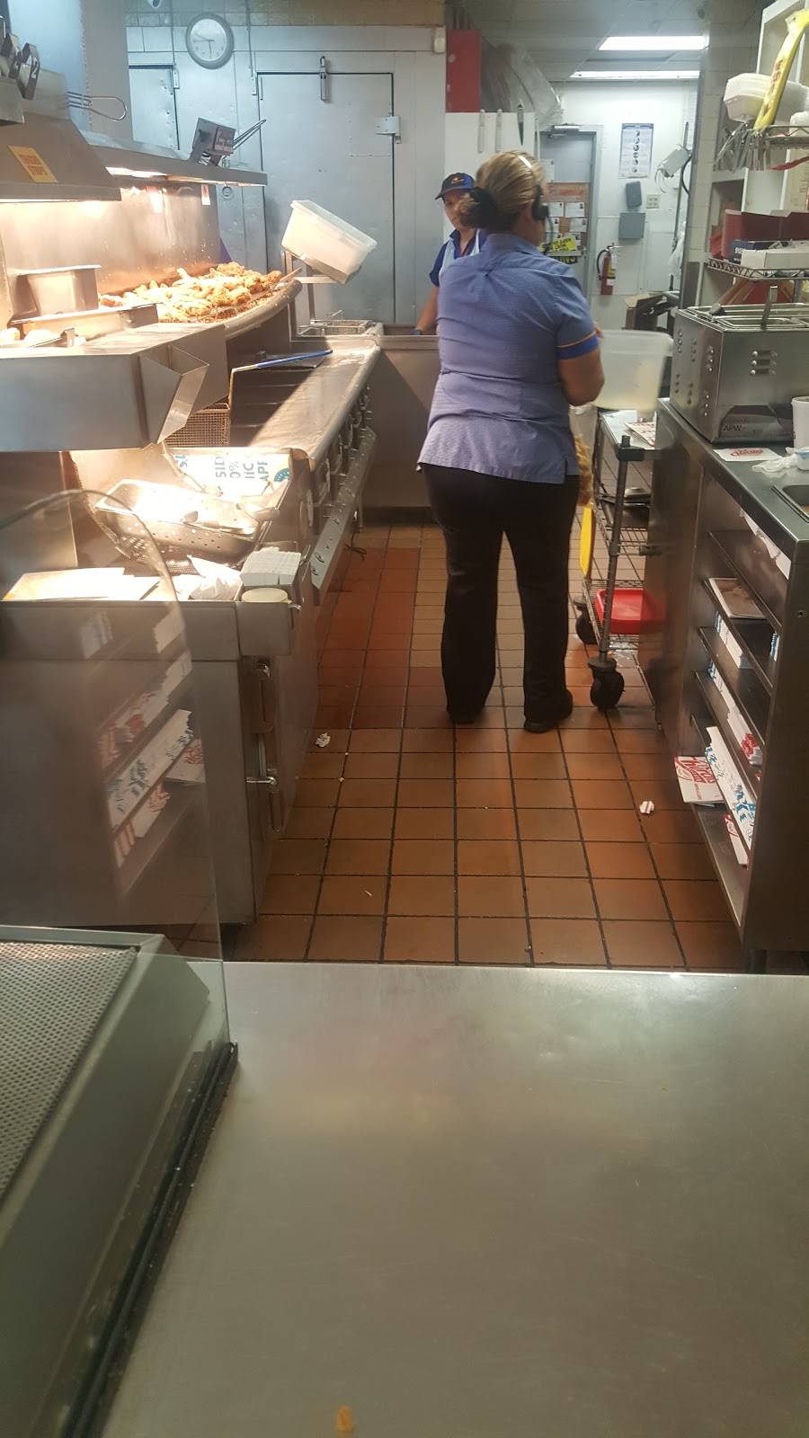 Churchs Chicken | restaurant | 5325 S Figueroa St, Los Angeles, CA 90037, USA | 3232325374 OR +1 323-232-5374