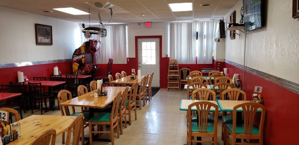 The Pump House Pub and Grub | restaurant | 113-115 S Main St, Alexis, IL 61412, USA | 3098431040 OR +1 309-843-1040