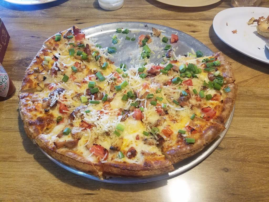 Pascos Pizza | restaurant | 17348 Main St, Hesperia, CA 92345, USA | 7602449656 OR +1 760-244-9656