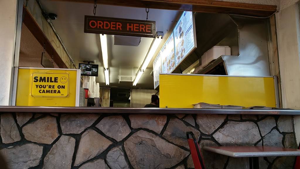 Blue Star Drive In | restaurant | 137 W Anaheim St, Long Beach, CA 90813, USA | 5625917973 OR +1 562-591-7973