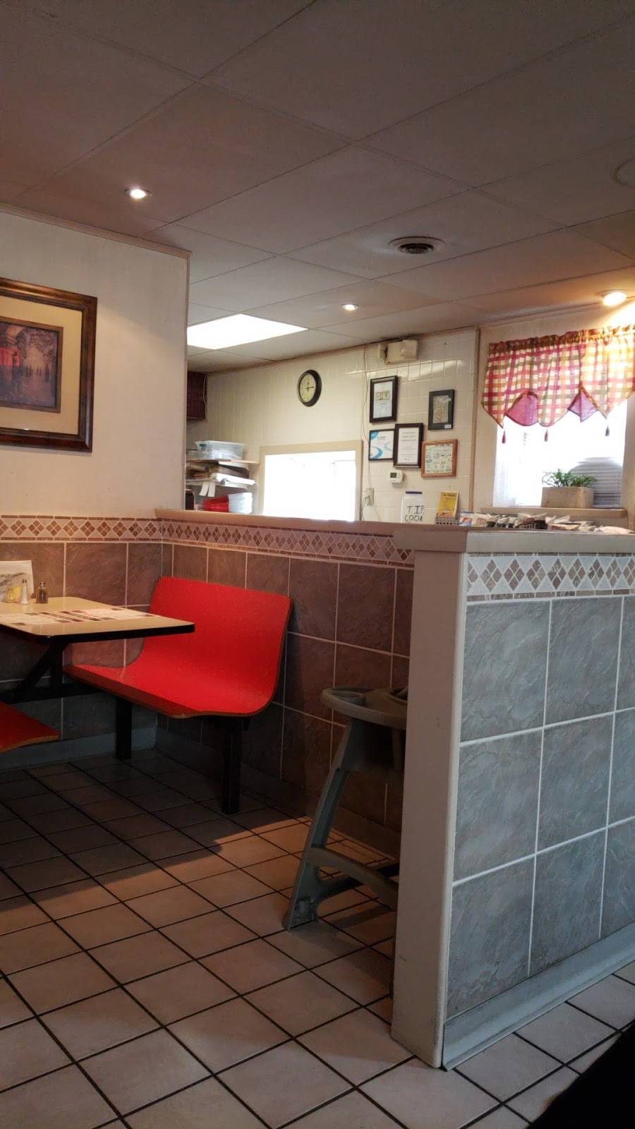 Two Cousins Pizza | restaurant | 437 E Main St, Mountville, PA 17554, USA | 7172853660 OR +1 717-285-3660