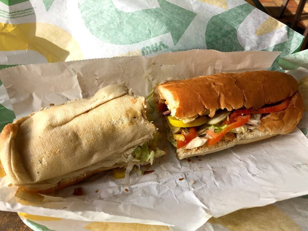 Subway | restaurant | 2737 University Dr, Auburn Hills, MI 48326, USA | 2483700620 OR +1 248-370-0620