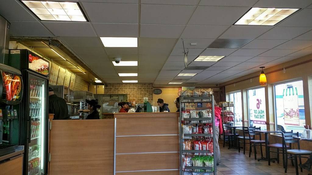 Subway | meal takeaway | 5603 4th Ave S, Seattle, WA 98108, USA | 2067624110 OR +1 206-762-4110