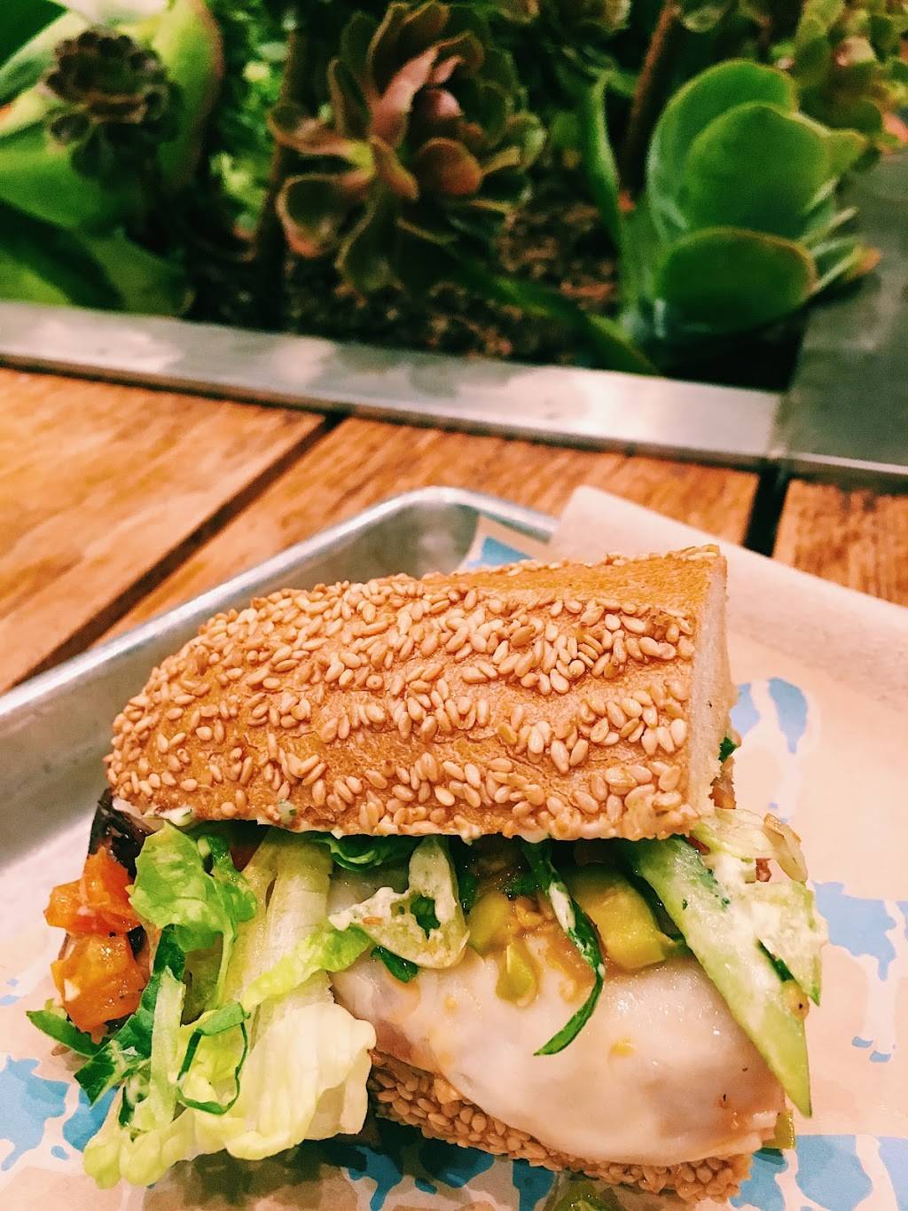 Mendocino Farms | meal takeaway | 631 Wilshire Blvd, Santa Monica, CA 90401, USA | 3103955273 OR +1 310-395-5273