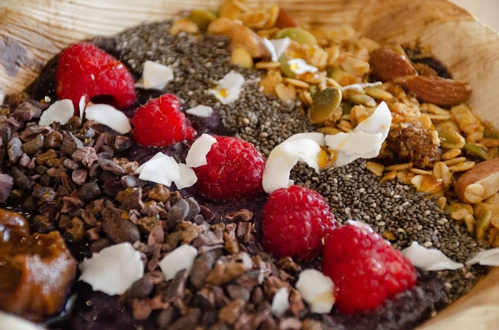 Live Café | restaurant | 169 Port Rd, Kennebunk, ME 04043, USA | 2072042055 OR +1 207-204-2055