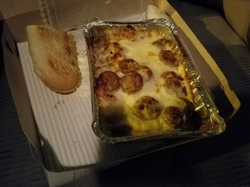 Mikes Pizza | restaurant | 315 Union St, Rockland, MA 02370, USA | 7819828887 OR +1 781-982-8887