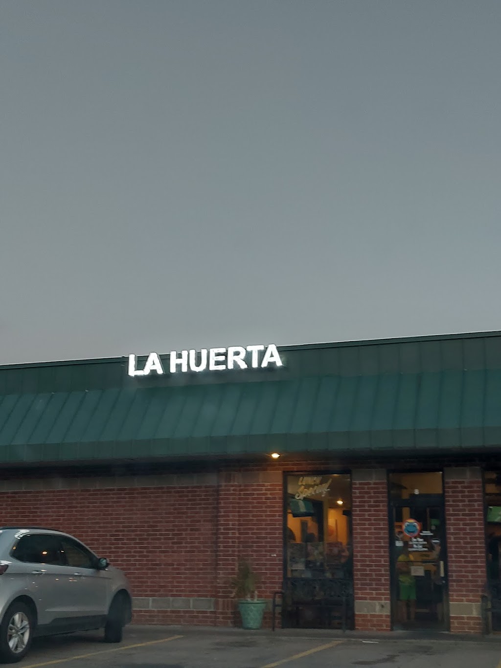La Huerta Méxican Restaurant | restaurant | 1052 Harrison St, Conway, AR 72032, USA | 5017640202 OR +1 501-764-0202
